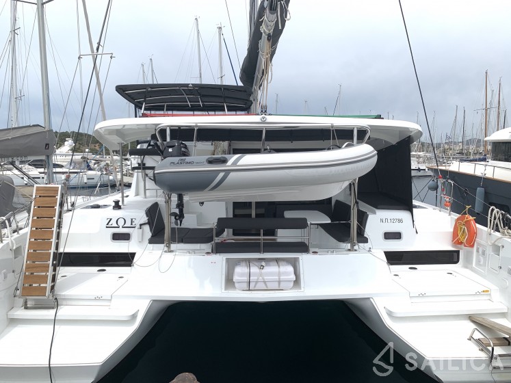 Lagoon 42 - Yacht Charter Sailica