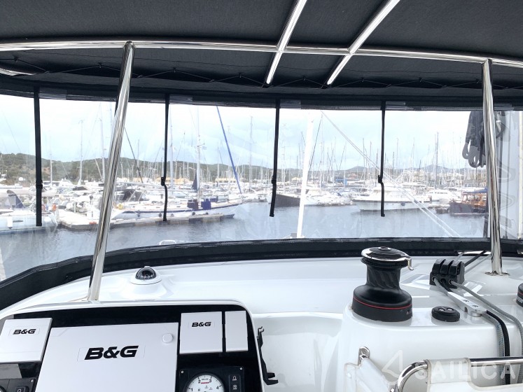 Lagoon 42 - Yacht Charter Sailica