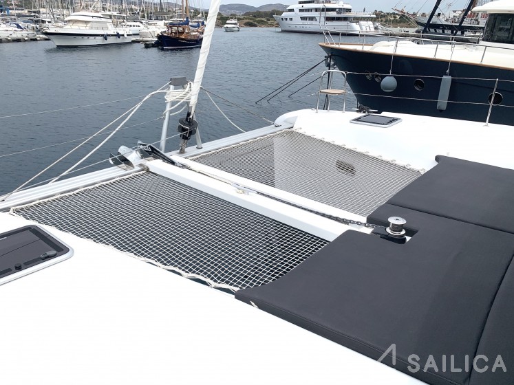 Lagoon 42 - Yacht Charter Sailica
