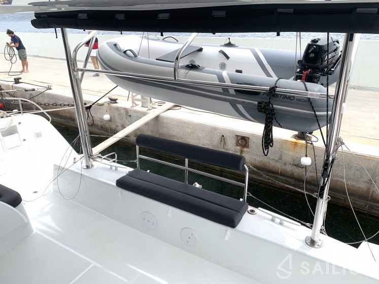 Lagoon 42 - Yacht Charter Sailica
