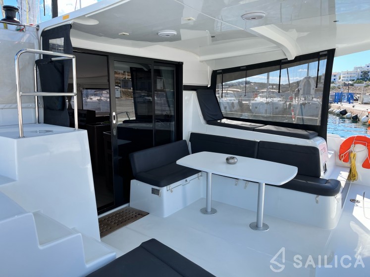 Lagoon 42 - Yacht Charter Sailica