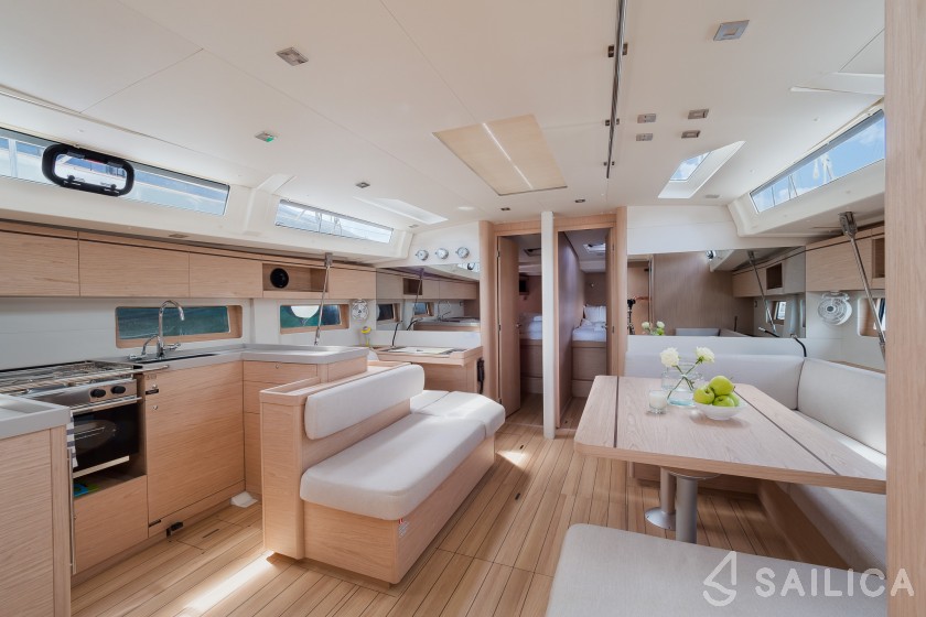 Oceanis 51.1 - Yacht Charter Sailica