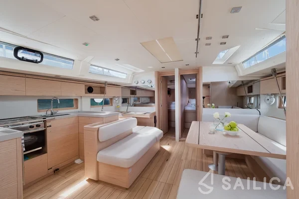Oceanis 51.1 - Yacht Charter Sailica