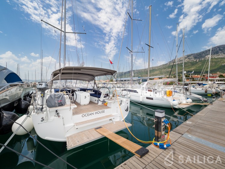 Oceanis 51.1 - Yacht Charter Sailica