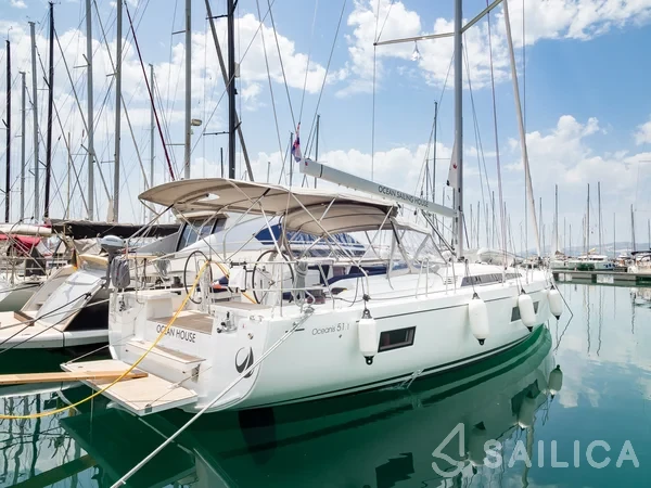 Oceanis 51.1 - Yacht Charter Sailica