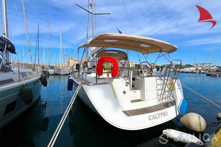 Oceanis 50 - Yacht Charter Sailica