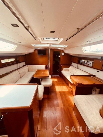 Oceanis 50 - Yacht Charter Sailica