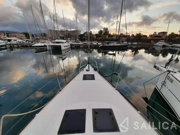Dufour 460 GL - Yacht Charter Sailica