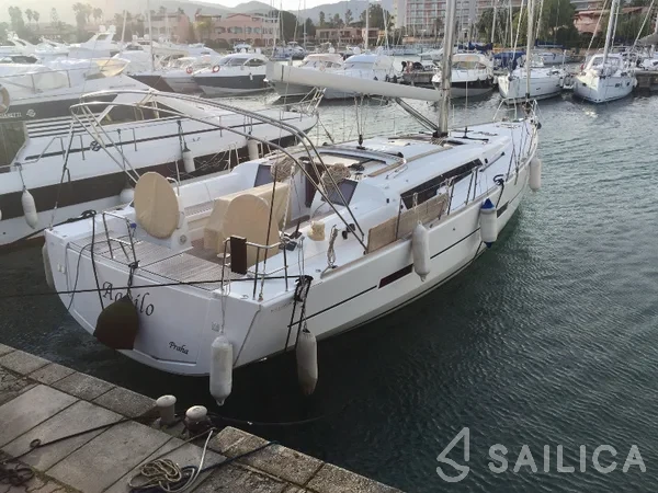 Dufour 460 GL - Yacht Charter Sailica