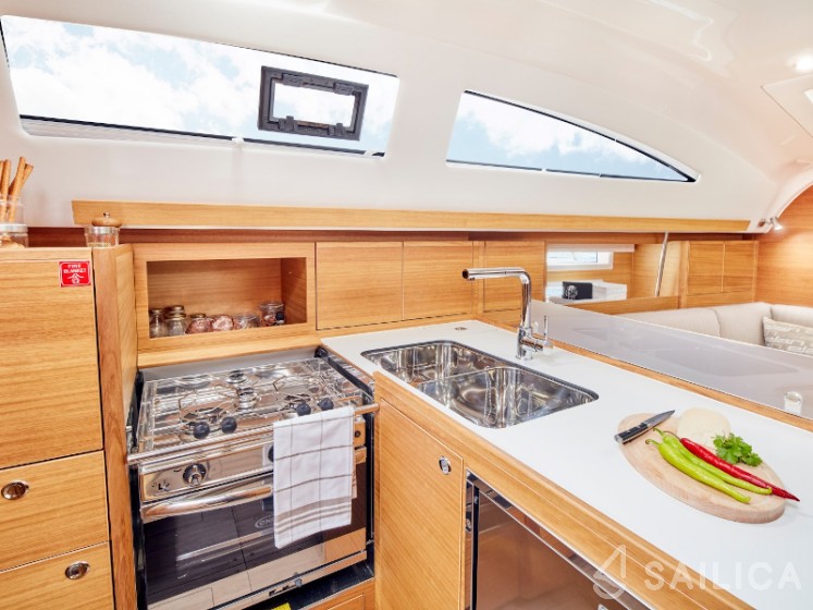 Elan 40.1 - Yacht Charter Sailica