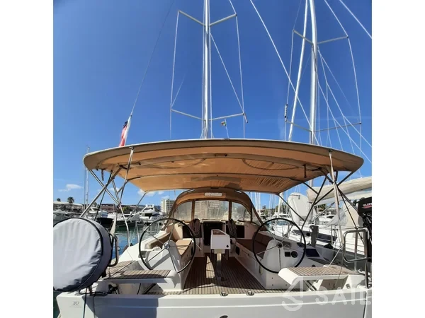 Dufour 382 GL - Yacht Charter Sailica