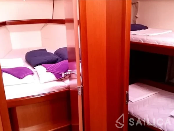 Oceanis 46 - Yacht Charter Sailica