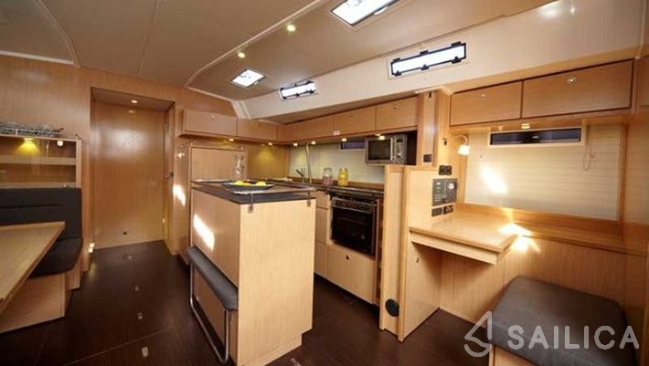 Bavaria 55 Cruiser - Yacht Charter Sailica