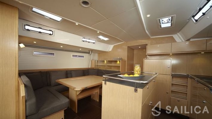 Bavaria 55 Cruiser - Yacht Charter Sailica