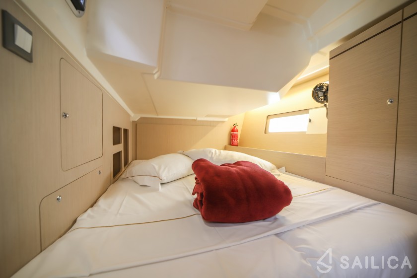 Oceanis 46.1 - Yacht Charter Sailica