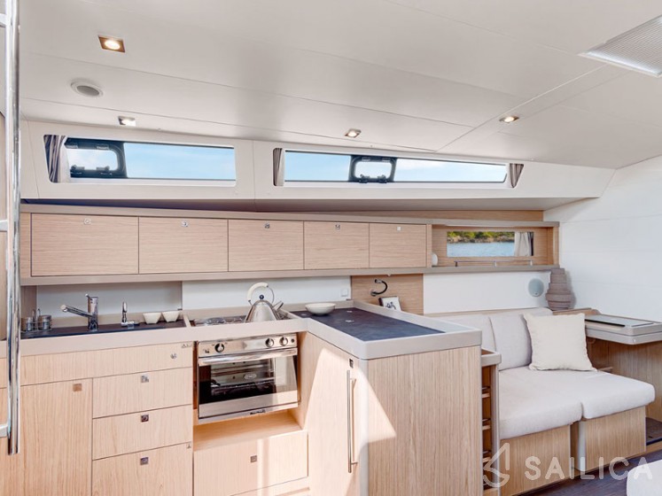 Oceanis 45 - 4 cab. - Yacht Charter Sailica