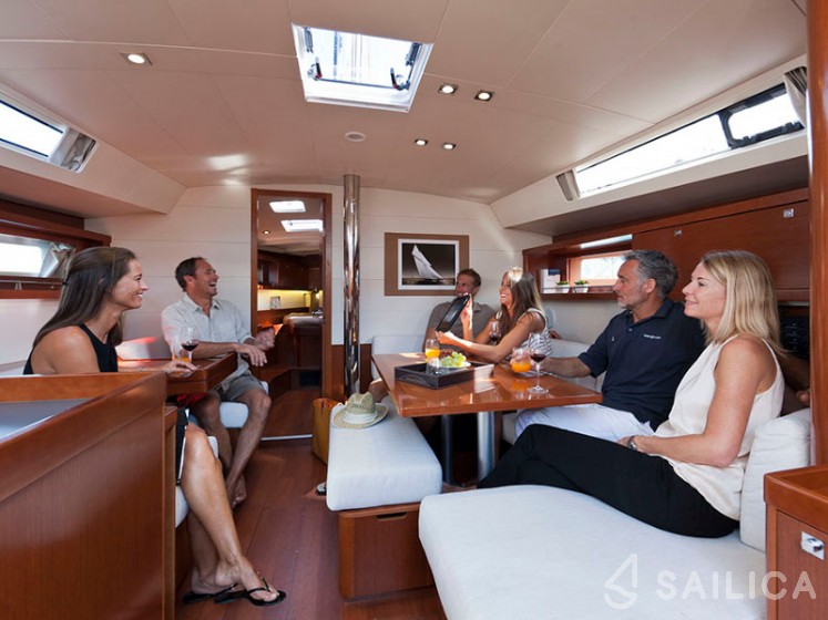 Oceanis 45 - 4 cab. - Yacht Charter Sailica