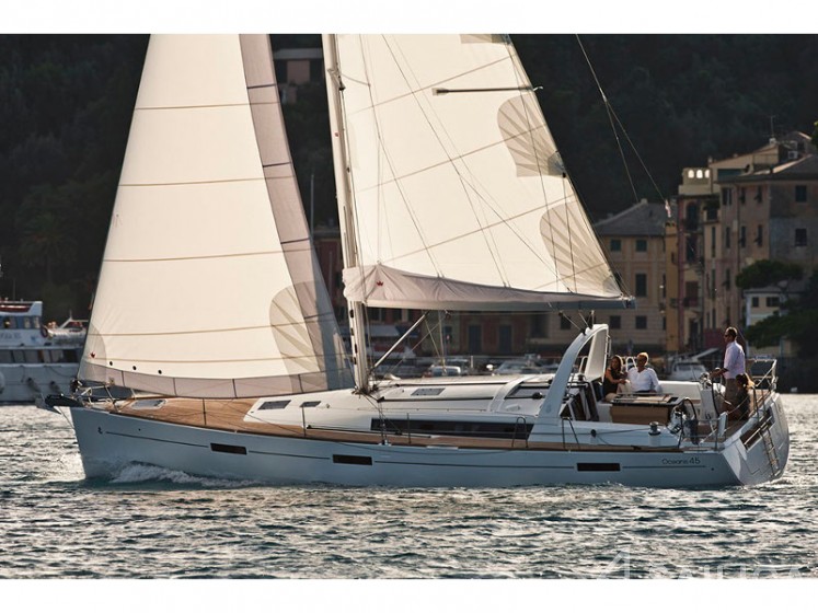Oceanis 45 - 4 cab. - Yacht Charter Sailica