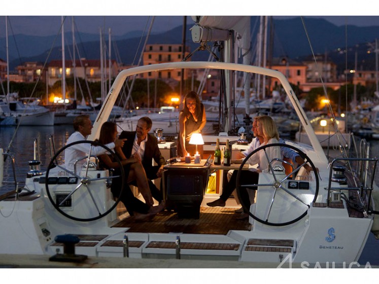 Oceanis 45 - 4 cab. - Yacht Charter Sailica