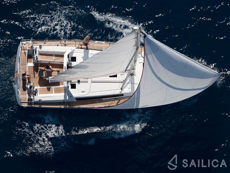 Oceanis 45 - 4 cab. - Yacht Charter Sailica