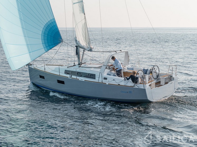 Oceanis 38 - Yacht Charter Sailica
