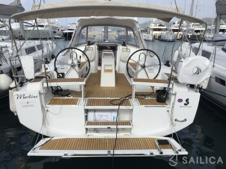 Oceanis 38 - Yacht Charter Sailica