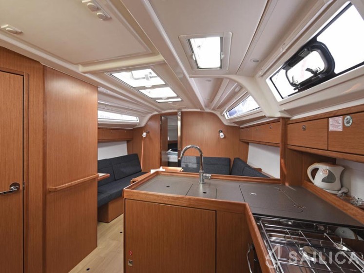 Bavaria 37 Cruiser - Yacht Charter Sailica