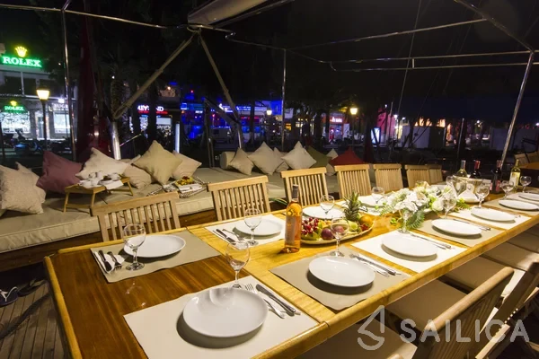 Gulet - Yacht Charter Sailica