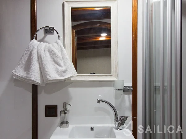 Gulet - Yacht Charter Sailica