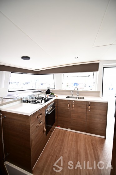 Bali 4.4 - Yacht Charter Sailica