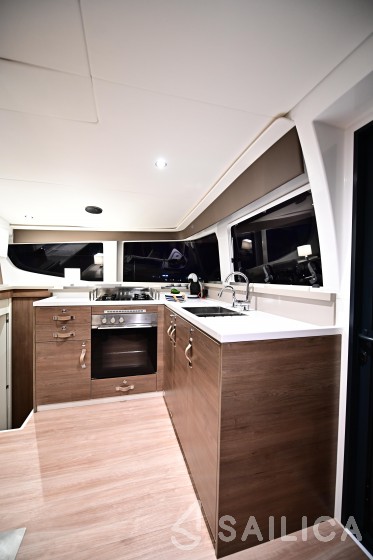 Bali 4.4 - Yacht Charter Sailica