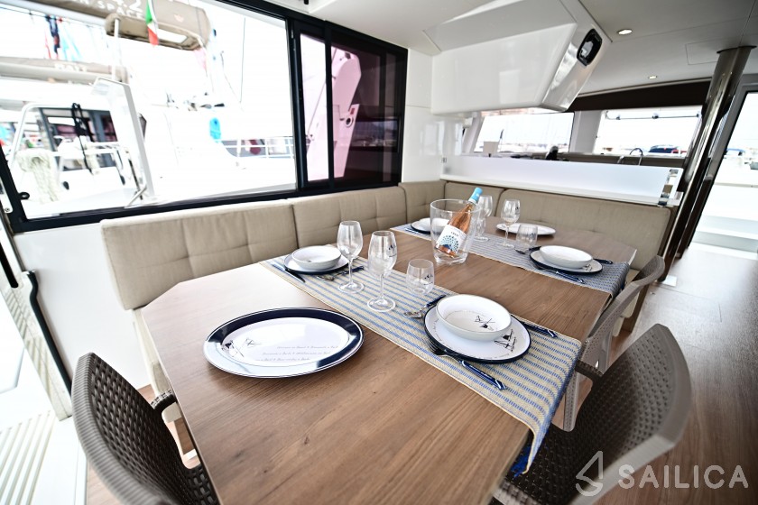 Bali 4.4 - Yacht Charter Sailica