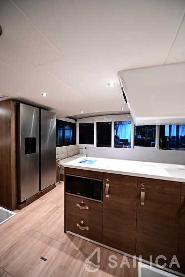 Bali 4.4 - Yacht Charter Sailica