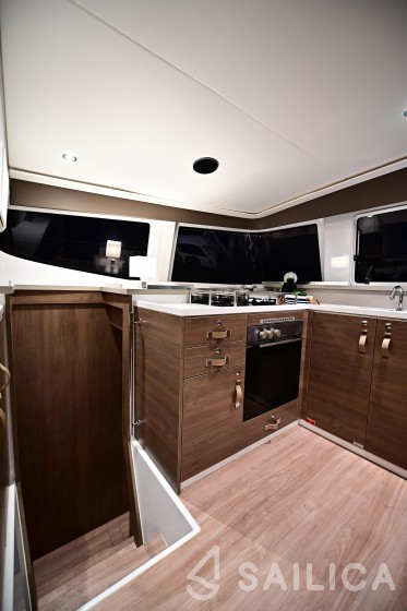 Bali 4.4 - Yacht Charter Sailica
