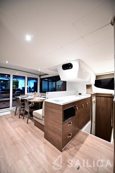 Bali 4.4 - Yacht Charter Sailica
