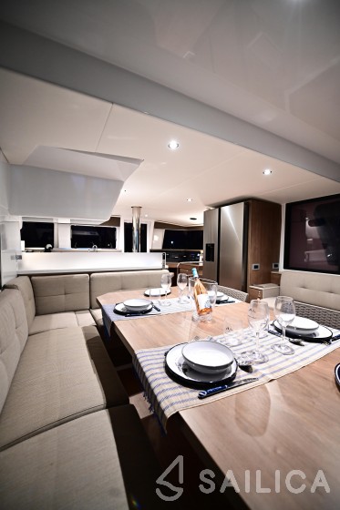 Bali 4.4 - Yacht Charter Sailica