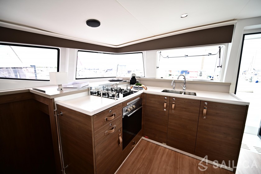 Bali 4.4 - Yacht Charter Sailica