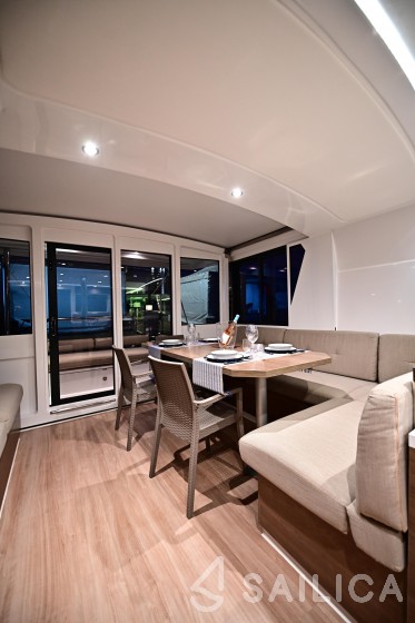 Bali 4.4 - Yacht Charter Sailica