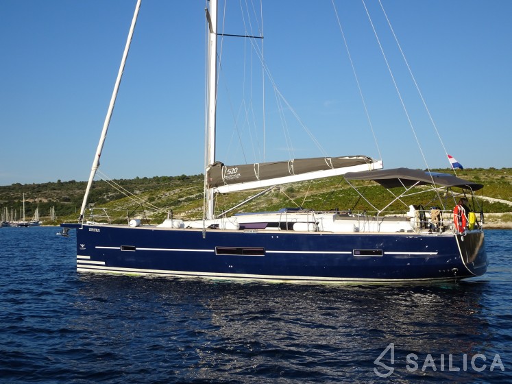 Dufour 520 GL - Yacht Charter Sailica