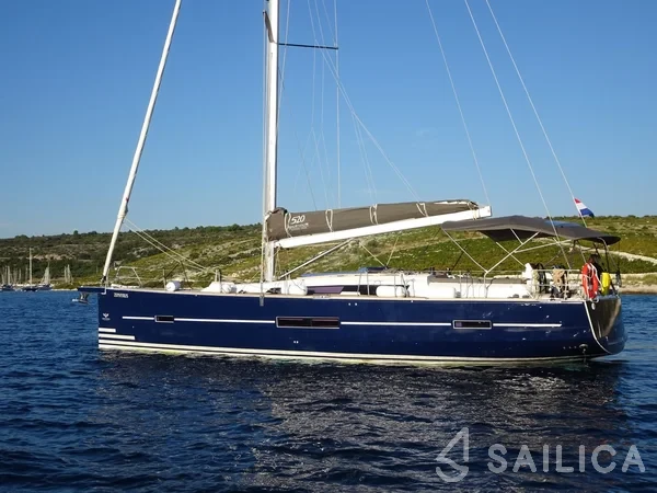 Dufour 520 GL - Yacht Charter Sailica