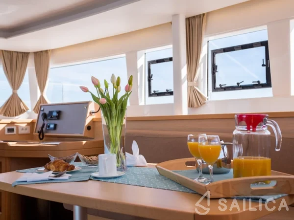 Lagoon 450  Flybridge - Yacht Charter Sailica
