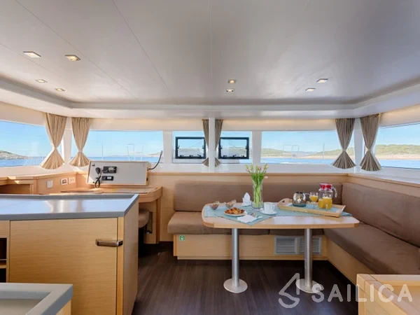 Lagoon 450  Flybridge - Yacht Charter Sailica