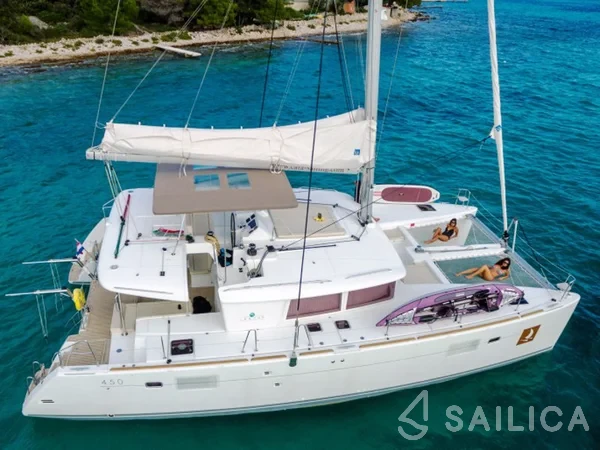 Lagoon 450  Flybridge - Yacht Charter Sailica