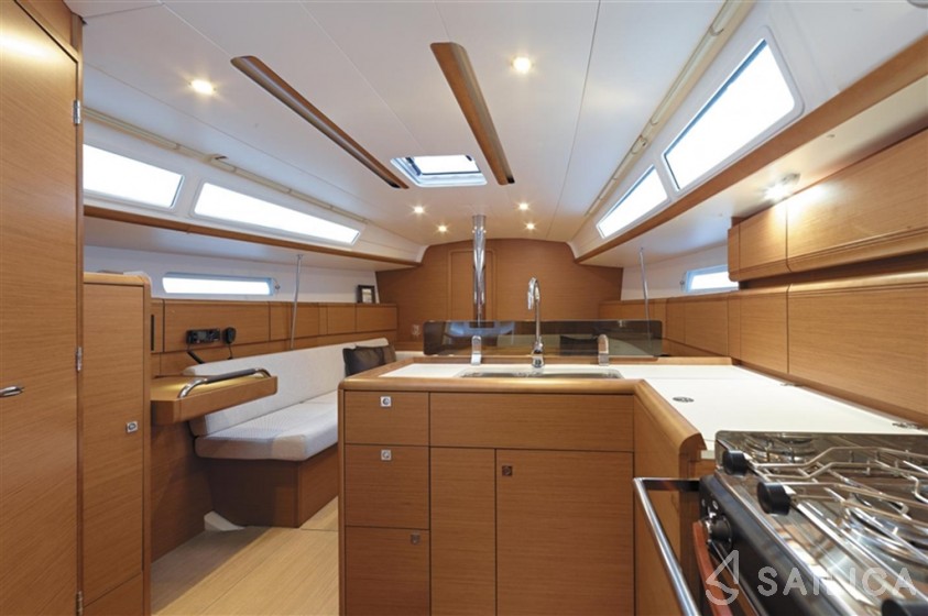 Sun Odyssey 389 - Yacht Charter Sailica