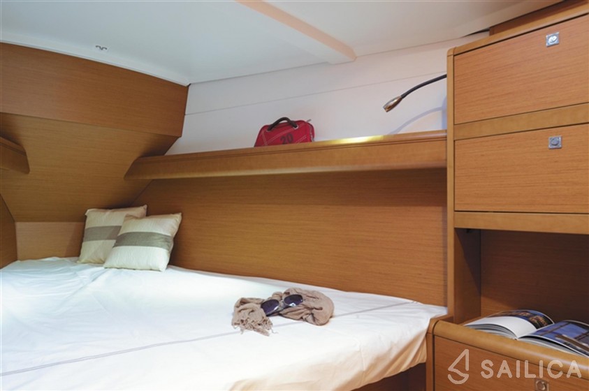 Sun Odyssey 389 - Yacht Charter Sailica