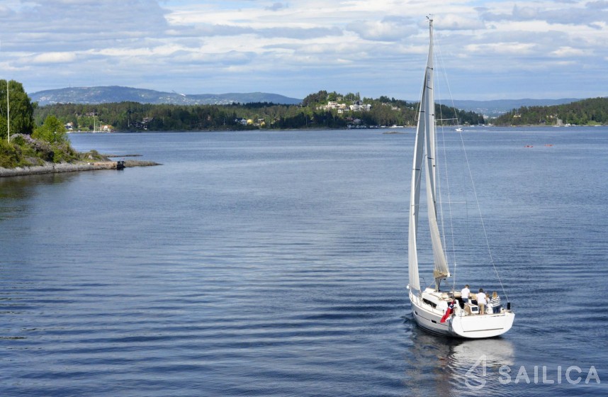 Dufour 412 Grand large - Yacht Charter Sailica