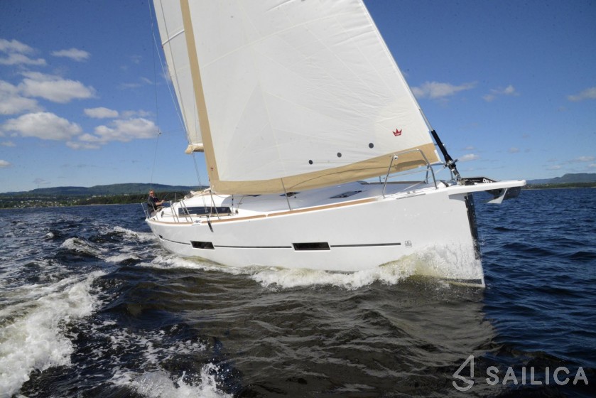 Dufour 412 Grand large - Yacht Charter Sailica