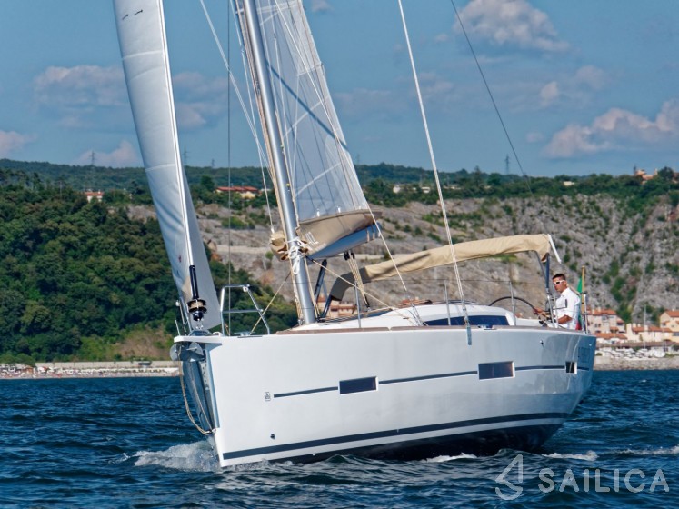 Dufour 412 Grand large - Yacht Charter Sailica