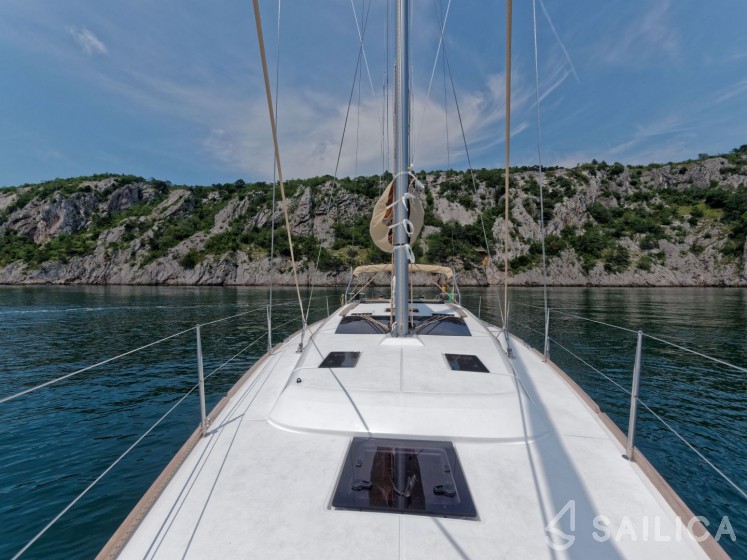 Dufour 412 Grand large - Yacht Charter Sailica