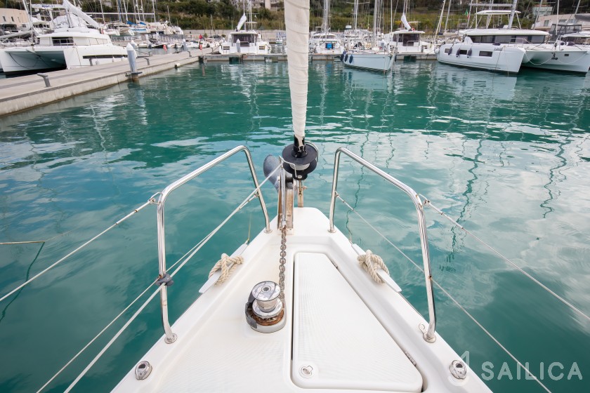 Oceanis 41.1 - Yacht Charter Sailica